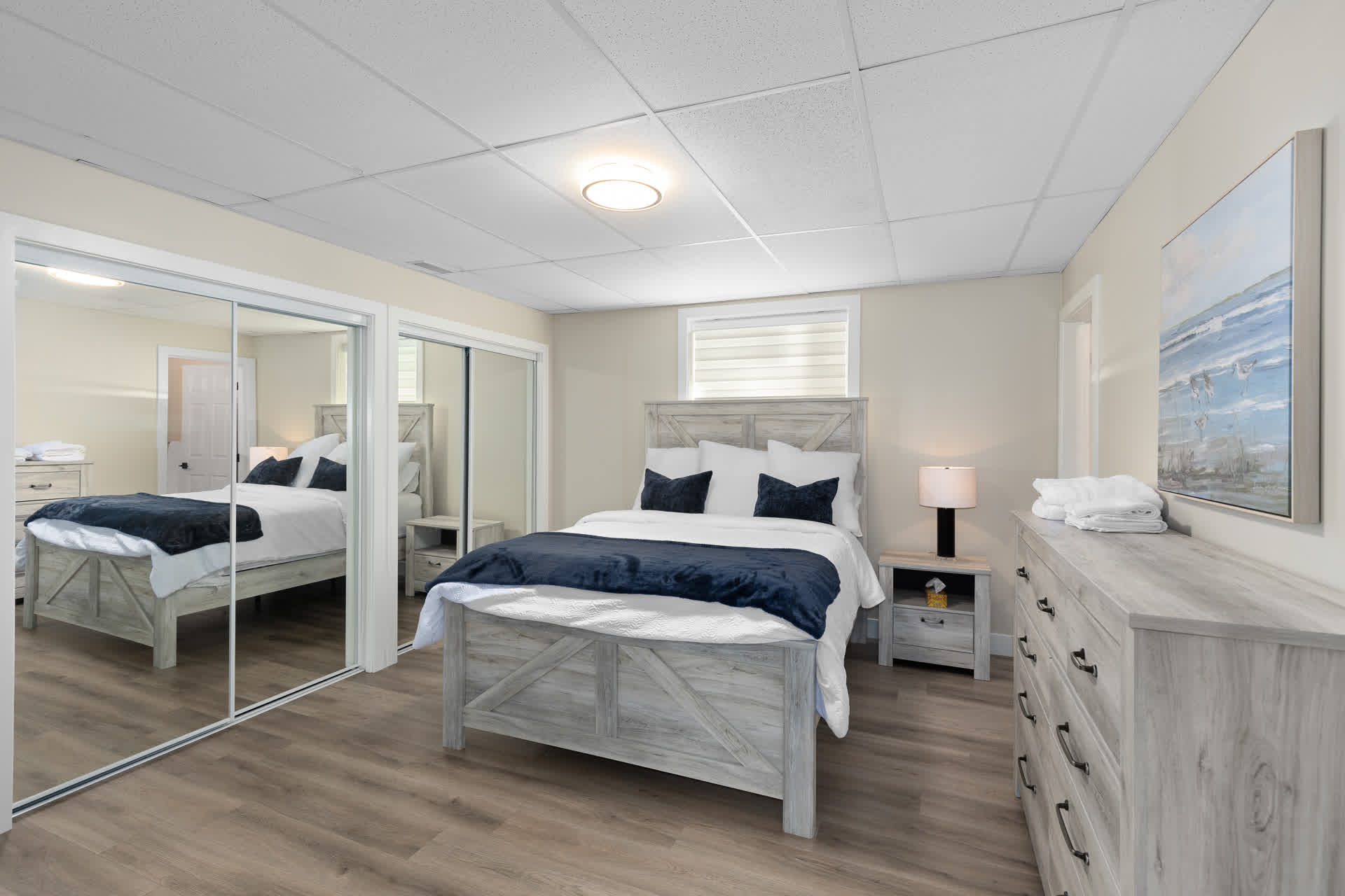 Queen Size Bedroom